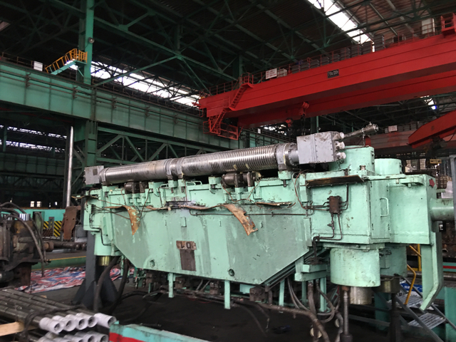 Agitatore elettromagnetico in-roll per attrezzature metallurgiche dal design ottimale per la colata continua nella produzione di acciaio